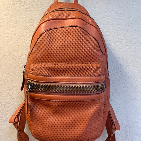 NWOT Frye Brown Leather Backpack - “Lena Zip” Collection - Picture 5 of 8